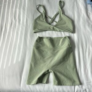 Green workout set